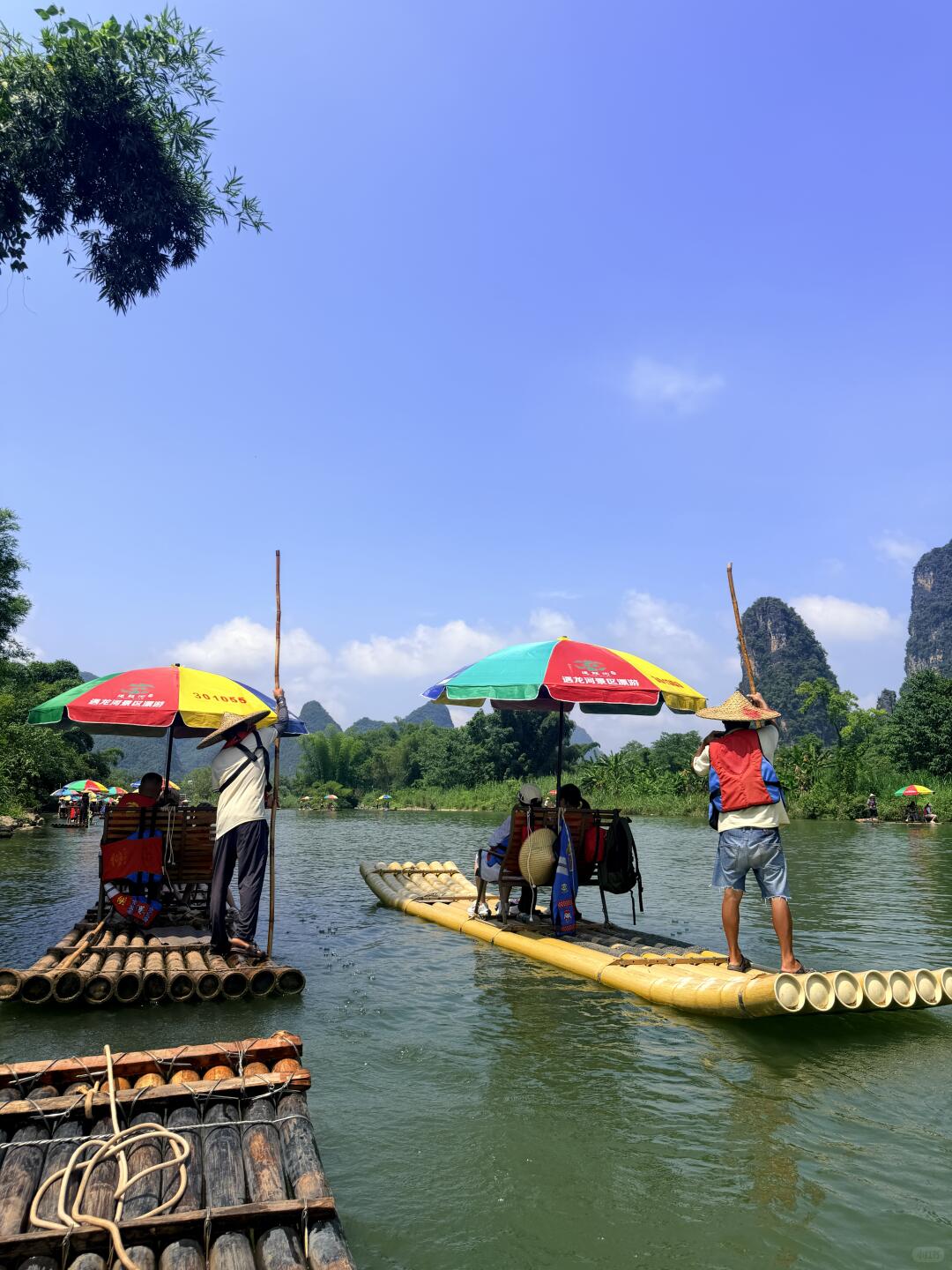 遇龙河人工竹筏实景